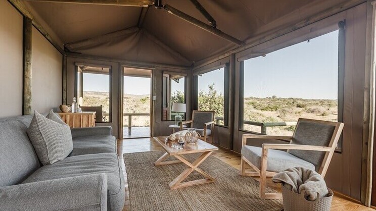 Hlosi Game Lodge